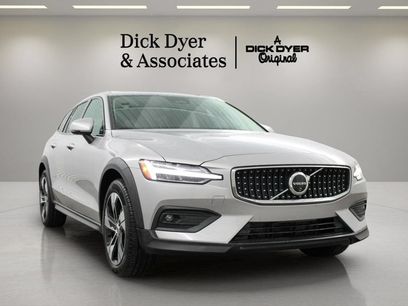 Used 2025 Volvo V60 B5 Cross Country Plus