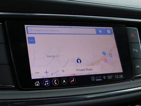 Used 2024 Buick Enclave Premium image 18