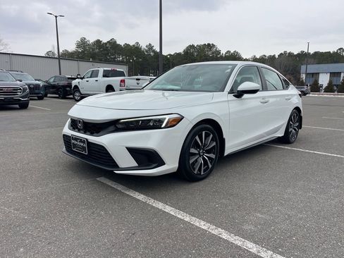 Certified 2024 Honda Civic EX-L image 2