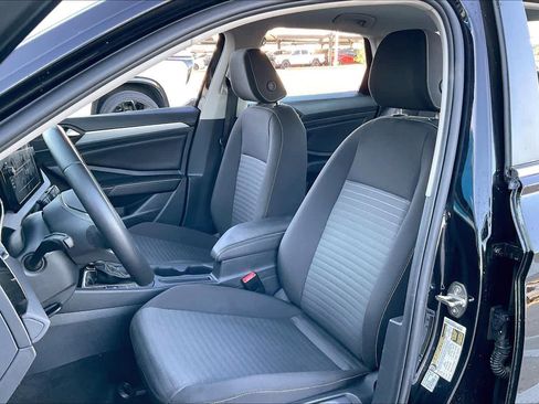 Used 2025 Volkswagen Jetta S image 8