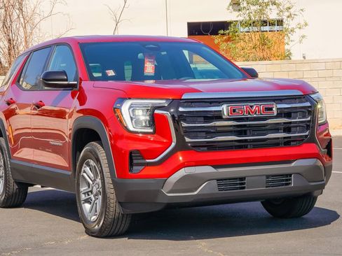 Used 2026 GMC Terrain Elevation image 7