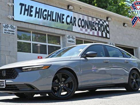 Used 2025 Honda Accord Sport image 1
