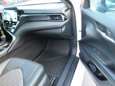 Used 2024 Toyota Camry SE FWD image 18