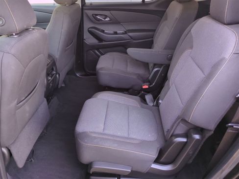 Used 2020 Chevrolet Traverse LT image 19