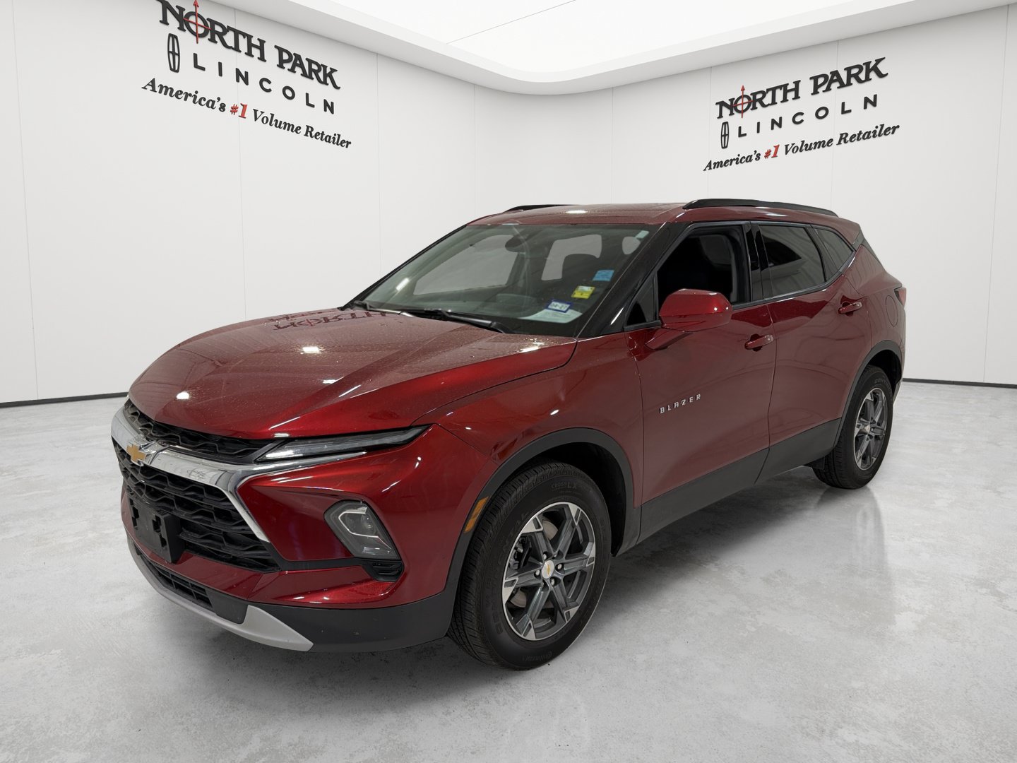 Used 2024 Chevrolet Blazer LT w/ Convenience Package FWD image 1