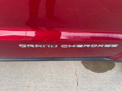 Used 2014 Jeep Grand Cherokee Laredo w/ Security & Convenience Group image 33