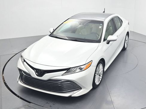 Used 2018 Toyota Camry XLE FWD image 46
