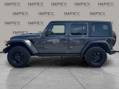 Used 2025 Jeep Wrangler Unlimited Sport AWD/4WD image 2