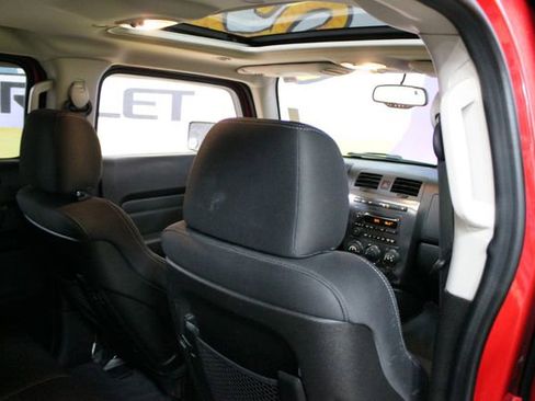 Used 2009 HUMMER H3T w/ Appearance Package AWD/4WD image 10