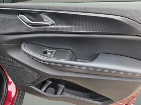 Used 2024 Jeep Grand Cherokee Altitude image 5