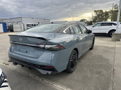 New 2026 Nissan Sentra SR w/ Floor Mat Package image 2