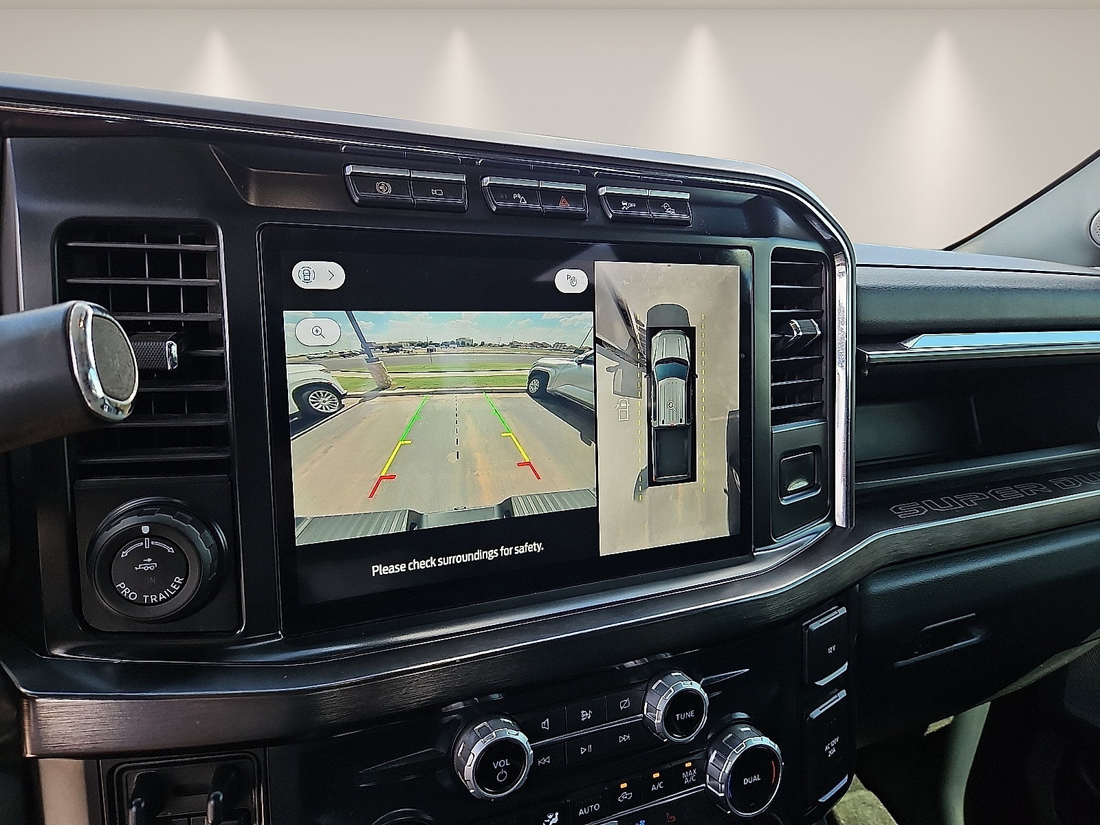 Used 2023 Ford F250 Lariat w/ Lariat Ultimate Package AWD/4WD image 18