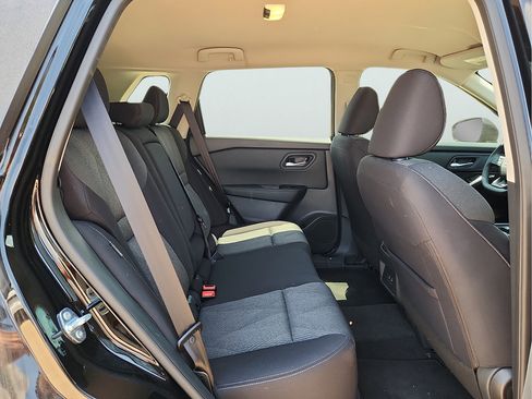Used 2026 Nissan Rogue SV FWD image 16