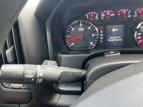 Used 2018 Chevrolet Silverado 1500 Custom w/ Custom Value Package AWD/4WD image 40