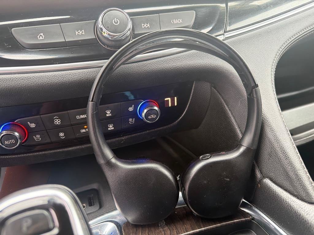 Used 2018 Buick Enclave Avenir w/ Avenir Technology Package FWD image 27