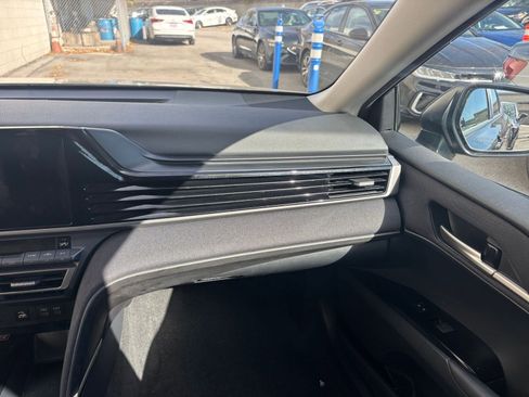 Used 2025 Toyota Camry LE image 35