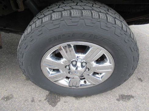 Used 2011 Ford F150 XLT w/ XLT Chrome Pkg image 12