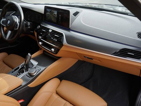 Used 2023 BMW 540i w/ M Sport Package image 19