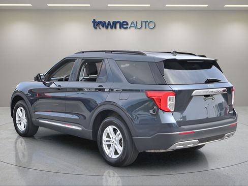 Used 2023 Ford Explorer XLT w/ Equipment Group 202A AWD/4WD image 3