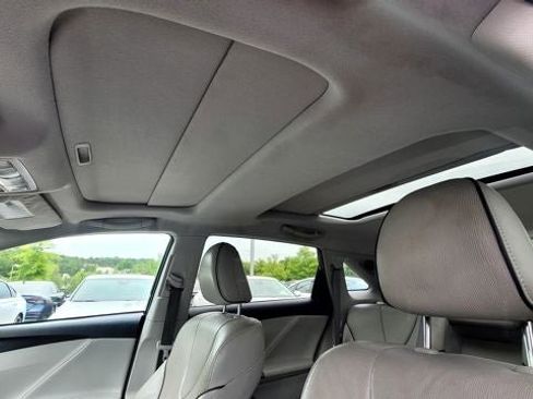 Used 2010 Toyota Venza AWD image 9