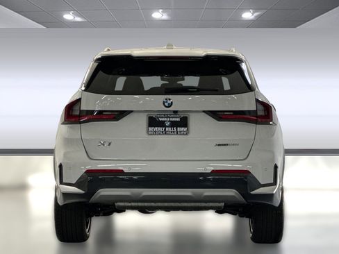 Used 2025 BMW X1 xDrive28i w/ Convenience Package image 9