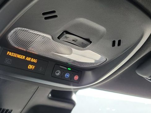 Used 2025 Chevrolet Trax RS w/ Driver Confidence Package FWD image 32