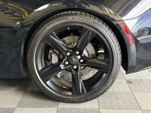 Used 2018 Chevrolet Camaro SS RWD image 30