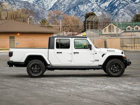 Used 2025 Jeep Gladiator Willys image 5