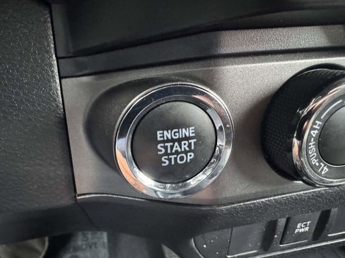 Certified 2022 Toyota Tacoma TRD Off-Road image 33