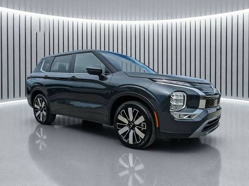 New 2026 Mitsubishi Outlander SE FWD image 2