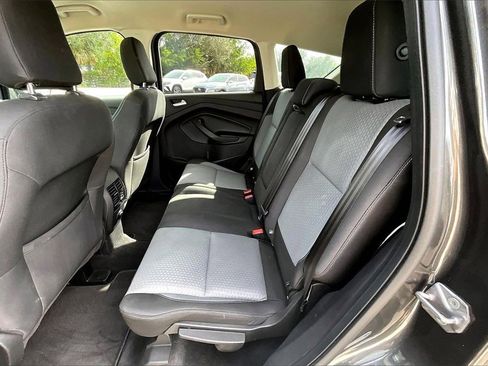 Used 2019 Ford Escape SE image 17