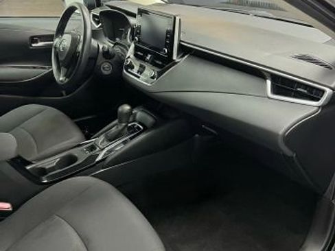 Used 2021 Toyota Corolla LE image 7