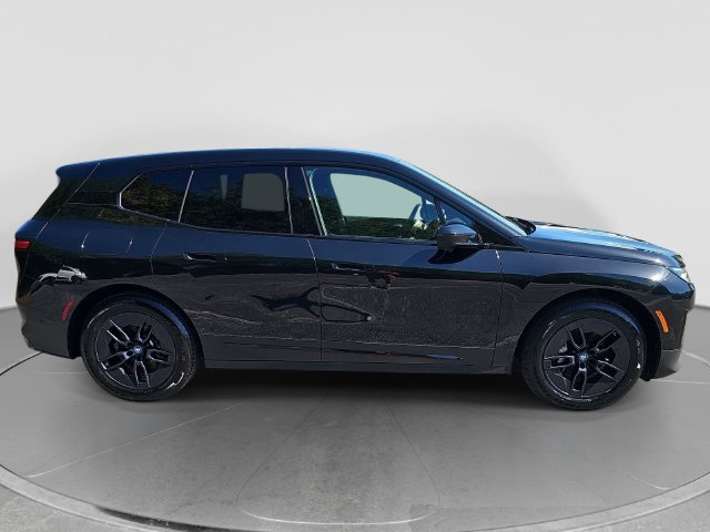 Used 2024 BMW iX xDrive50 w/ Premium Package AWD/4WD image 2