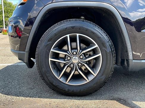 Used 2018 Jeep Grand Cherokee Limited AWD/4WD image 9