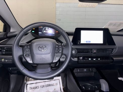 Used 2025 Toyota Prius LE image 22