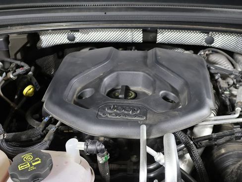 Used 2023 Jeep Grand Cherokee Summit AWD/4WD image 21