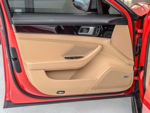 Used 2018 Porsche Panamera 4 image 46