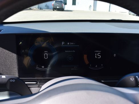 Used 2025 Hyundai Kona SEL image 17