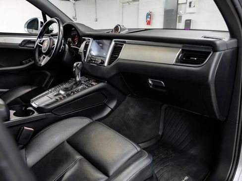 Used 2017 Porsche Macan S AWD/4WD image 19