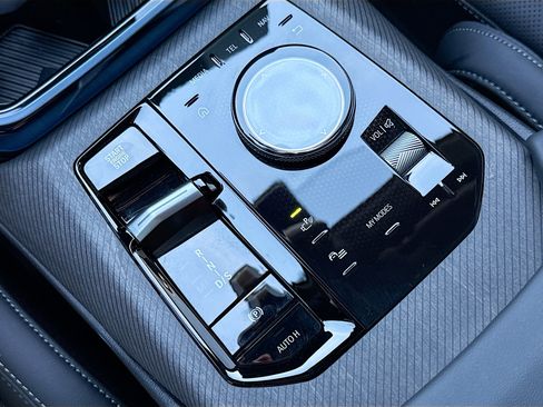 Used 2026 BMW X3 xDrive30 w/ Premium Package image 28