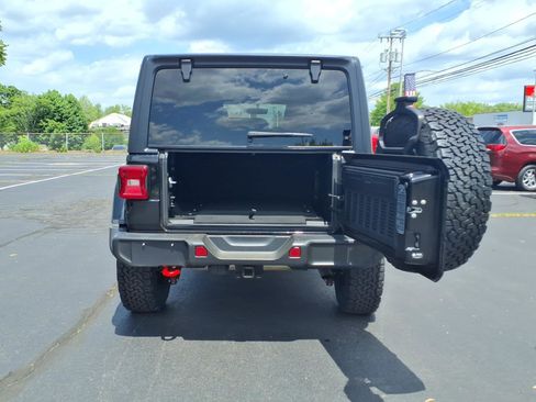 Certified 2022 Jeep Wrangler Unlimited Rubicon w/ LED Lighting Group AWD/4WD image 15