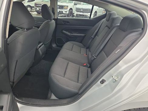 Used 2024 Nissan Altima 2.5 SV FWD image 14