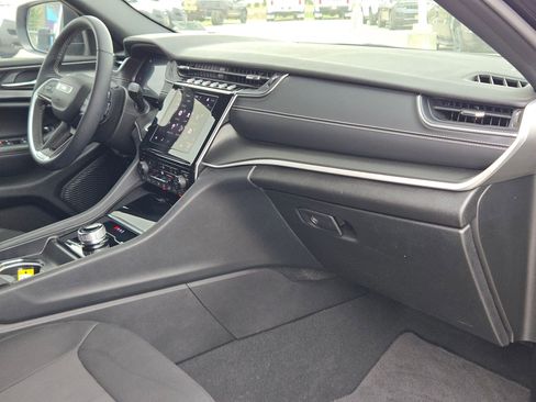 Used 2025 Jeep Grand Cherokee L Laredo w/ Luxury Tech Group I image 30