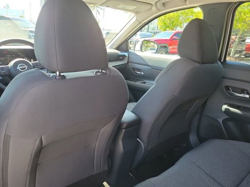 Certified 2025 Nissan Kicks SV image 16