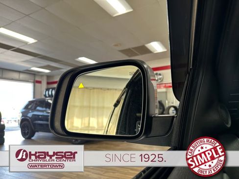Certified 2022 Jeep Grand Cherokee Limited AWD/4WD image 7