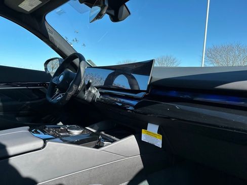 New 2026 BMW 530i xDrive w/ M Sport Package AWD/4WD image 25