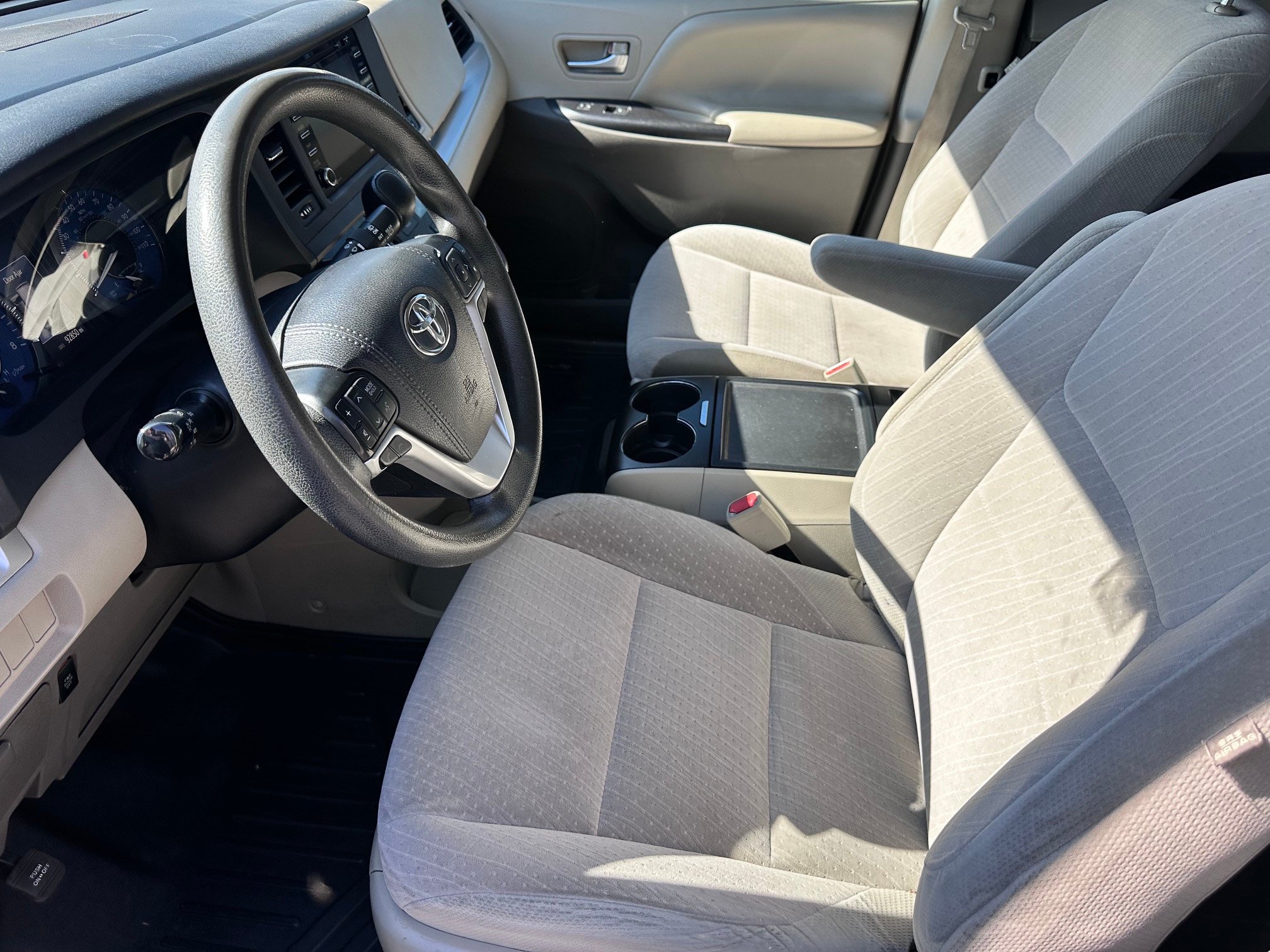 Used 2019 Toyota Sienna LE w/ Protection Package FWD image 5
