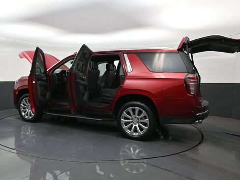 Used 2021 Chevrolet Tahoe Premier w/ Premium Package RWD image 31