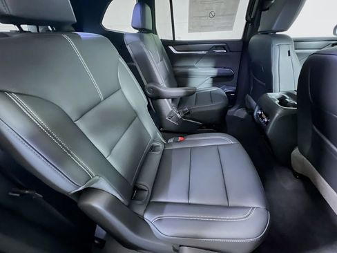 New 2026 GMC Acadia Elevation w/ Elevation Premium Package AWD/4WD image 20