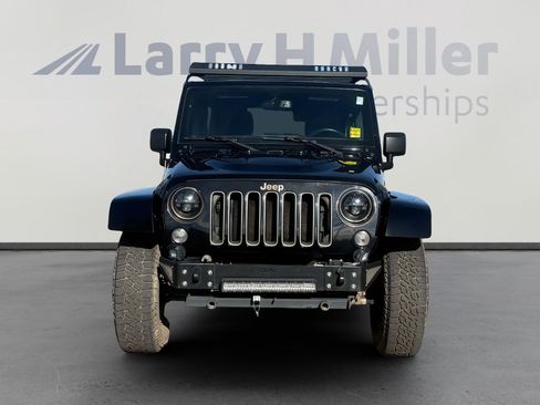 Used 2016 Jeep Wrangler Unlimited Sahara image 4
